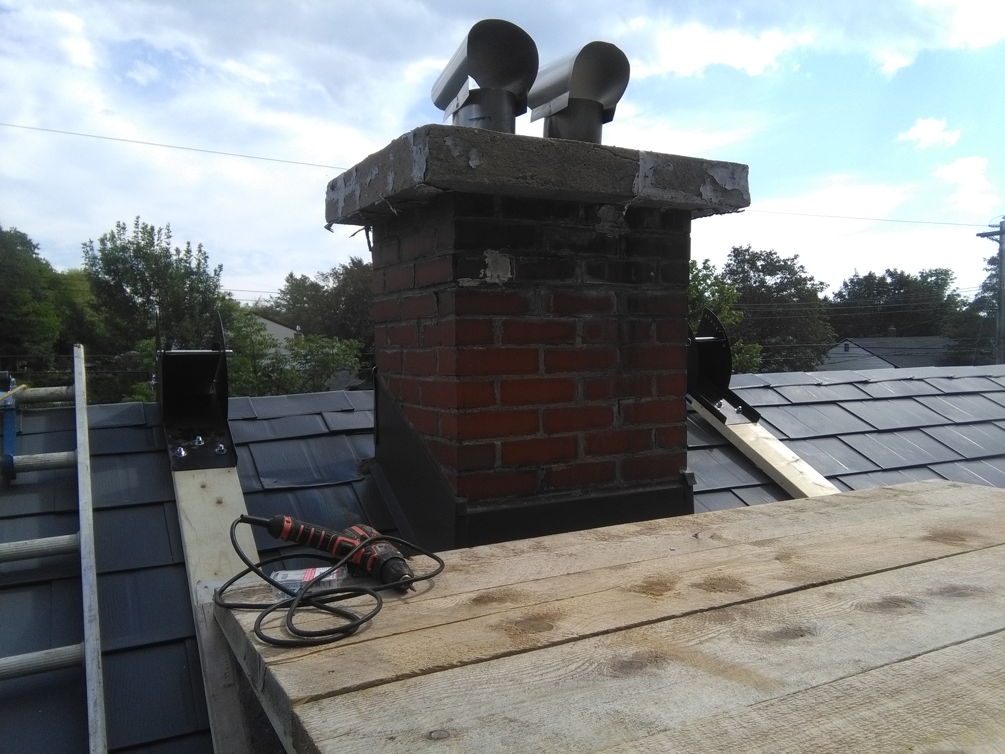 image of chimney liner installation services completed in Halifax-Dartmouth Regional Municipality by Pro Chimney Services based in Halifax, NS servicing all of the Halifax-Dartmouth Regional Municipality, Bedford, Sackville, Mount Uniacke, Windsor, Hantsport , Wolfville, Kentville, Chester, Mahone Bay, Lunenburg, Bridgewater, Liverpool, Fall River, Wellington, Enfield, Elmsdale, Brookfield, Truro, Musquodoboit Harbour & surrounding areas.